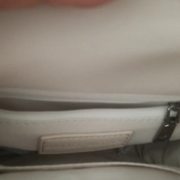 Badgley Mischka Quilted Handbag/Crossbody ♥️HOST PICK♥️ 10/19/23 NWT 8"x6.5"x4" - Picture 8 of 12